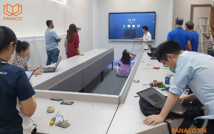 DHI-LCH86-MC410-B sử dụng trong phòng họp hội nghị