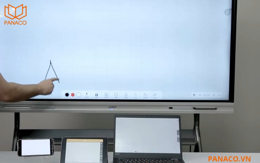 Màn hình cho phép thao tác bằng tay với độ phản hồi nhanh và chính xác cao