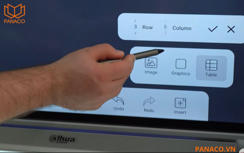 Màn hình được tích hợp sẵn các công cụ văn phòng và media cơ bản