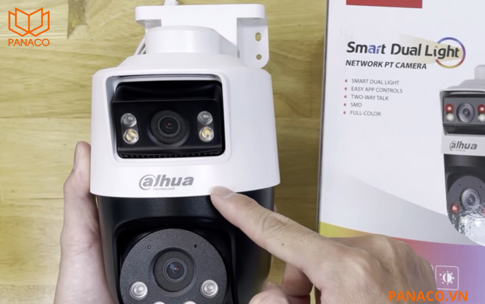 Thiết kế 2 ống kính thông minh