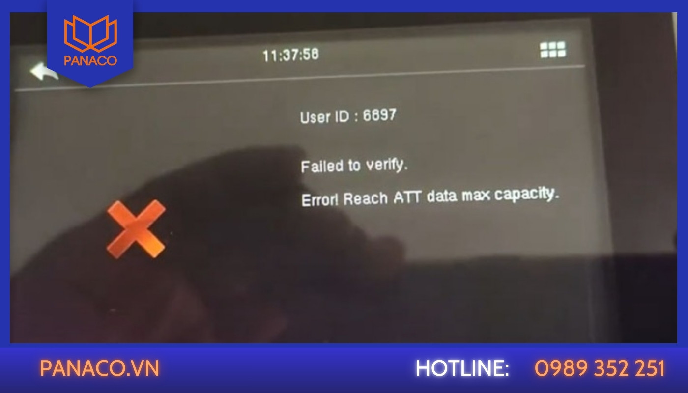 Máy chấm công chấm nhưng không lưu dữ liệu