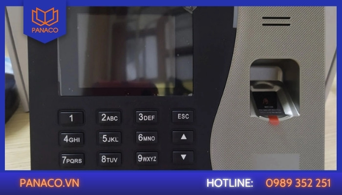 Máy chấm công không lên nguồn