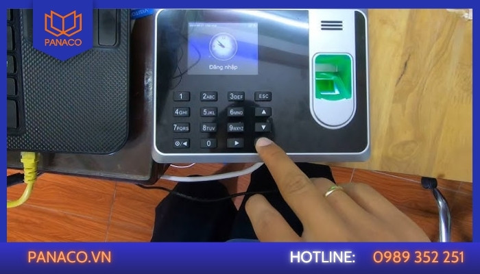 Sửa máy chấm công Ronald Jack