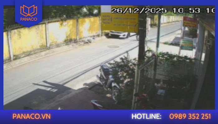 Camera bị mờ hình, _đục_ như có sương mù