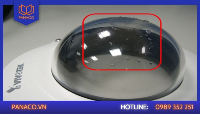 Camera bị vào nước, đọng sương ống kính