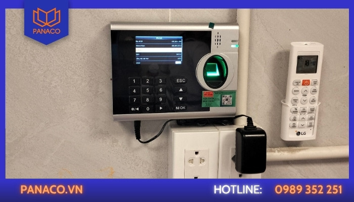 Công trình lắp máy chấm công tại Showroom vest nam – Biên Hòa, Đồng Nai