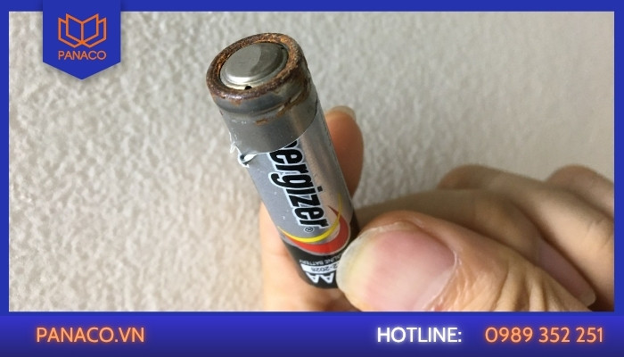 Khóa bị sập nguồn hoặc hao pin nhanh bất thường