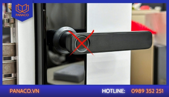 Khóa cửa không nhận diện vân tay và khuôn mặt (FaceID)