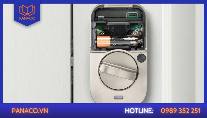 Khóa hết pin_ Không phản hồi, màn hình tối đen