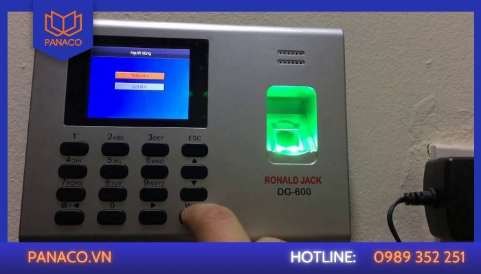 Máy chấm công Ronald Jack