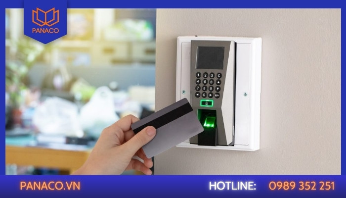 Máy chấm công thẻ từ