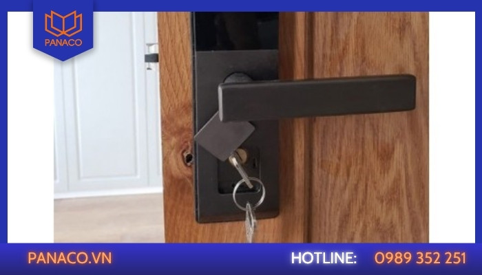 Ổ khóa cơ bị kẹt cứng