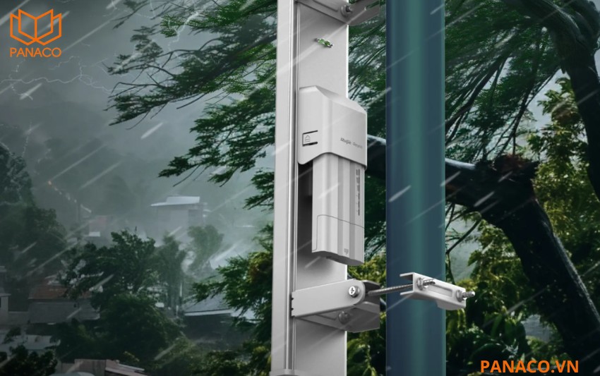 RG-ANT13-360 đạt tiêu chuẩn bảo vệ IP55 giúp chống bụi và chống nước