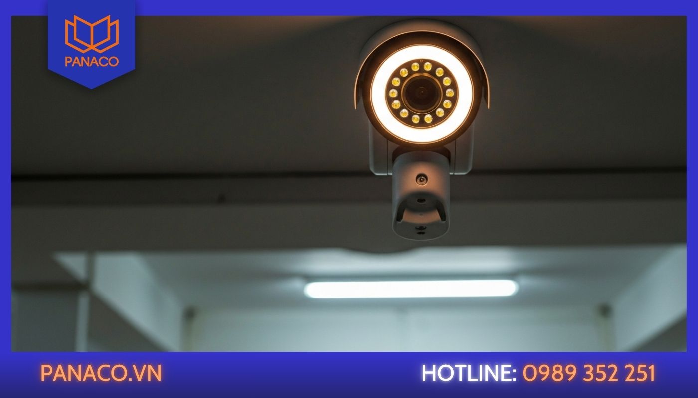 Camera hồng ngoại chiếu tia IR trong đêm