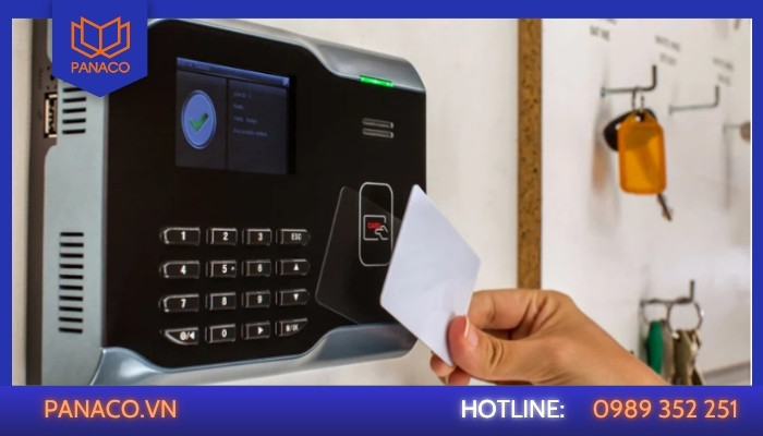 Máy chấm công thẻ từ (RFID)