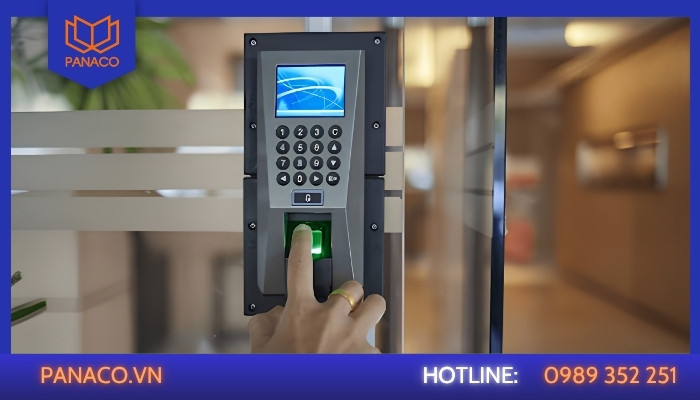 Máy chấm công tích hợp kiểm soát cửa