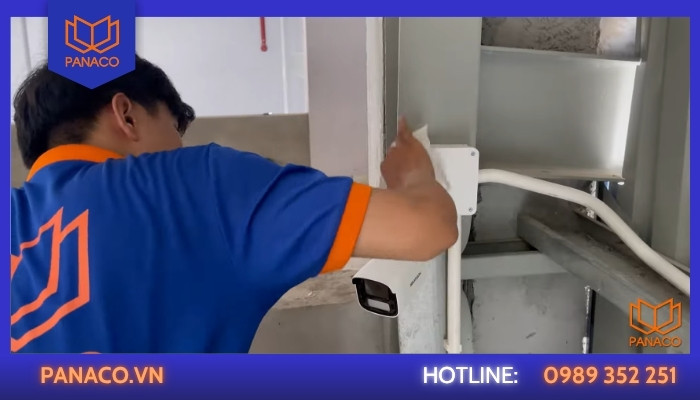 Camera trong kho và khu vực trong nhà