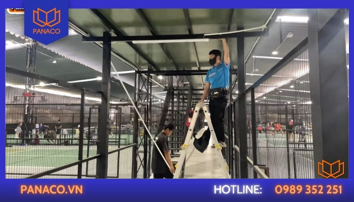 Kỹ thuật viên Panaco đang đi dây nẹp