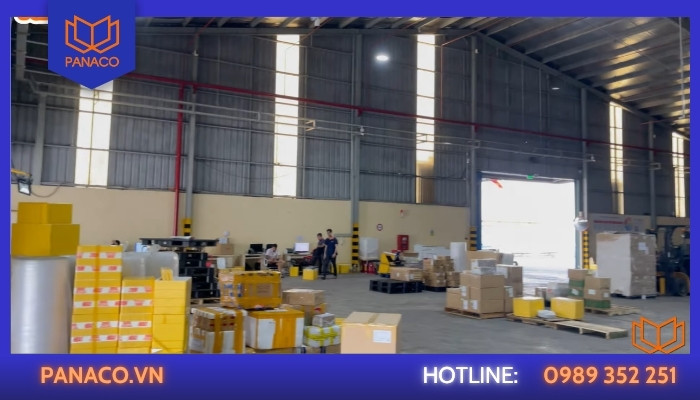 Kỹ thuật viên khảo sát mặt bằng kho PCS Logistics Dĩ An