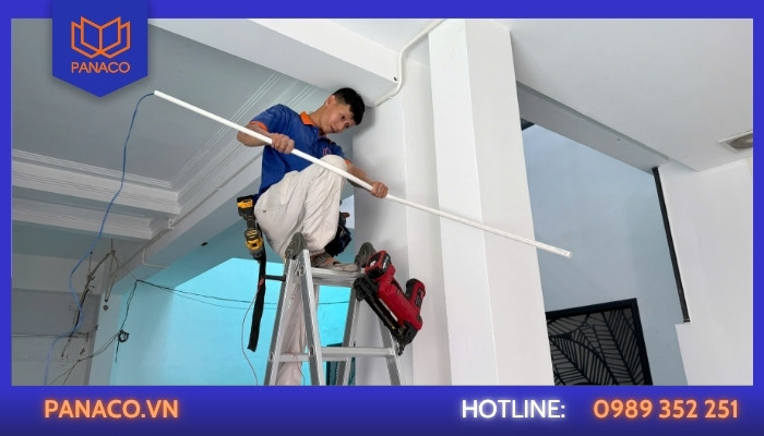 Panaco luồn dây cáp mạng qua ống gen PVC bảo vệ đường dây camera