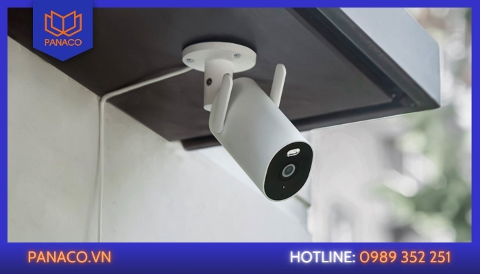 Camera gắn dưới mái hiên với tiêu cự quyết định bề ngang vùng phủ