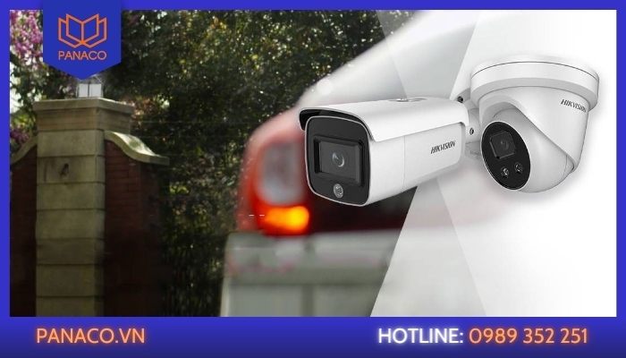 Camera thân trụ và camera dome lắp ngoài trời hướng ra cổng và lối xe